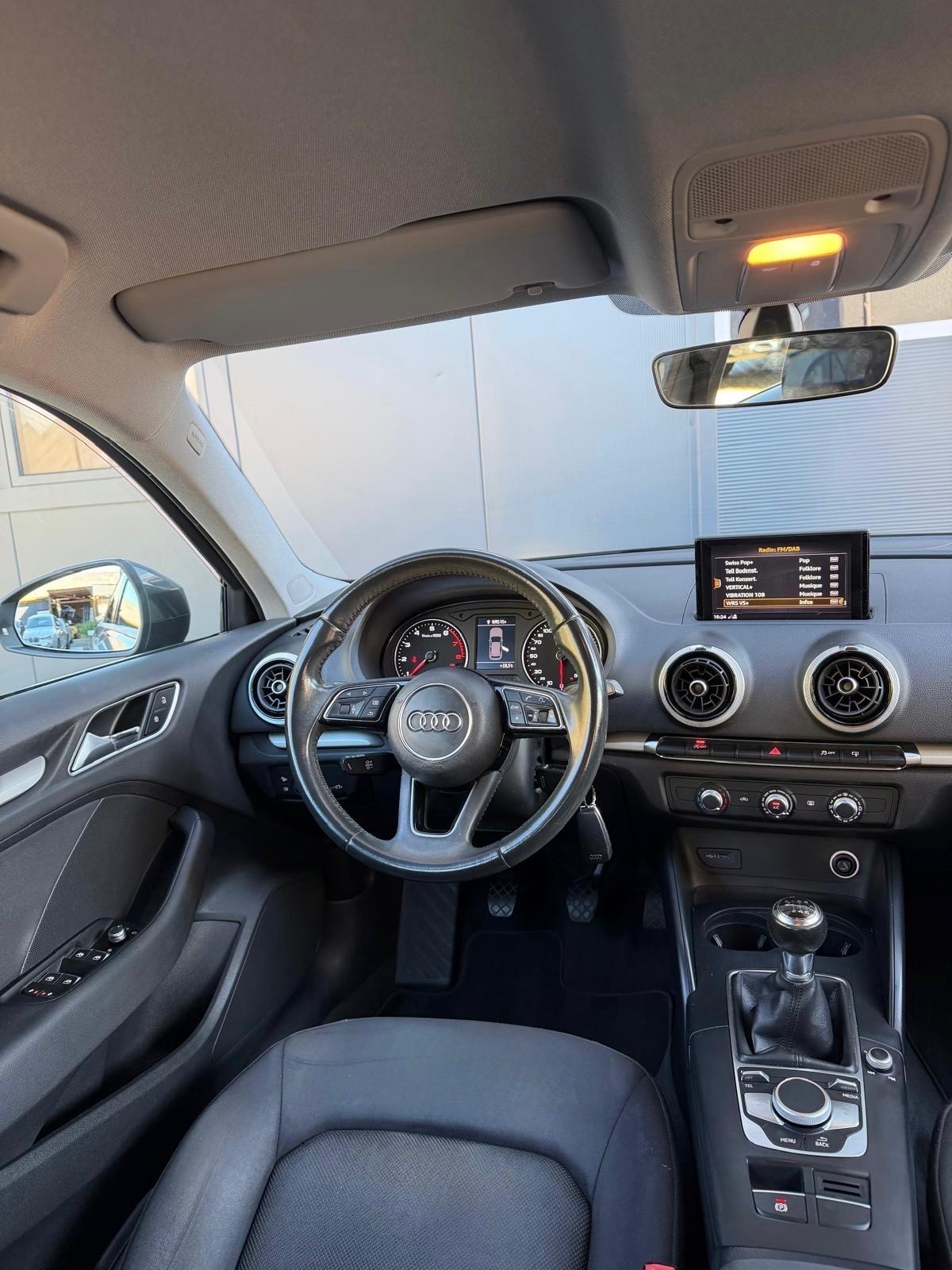 AUDI A3 Sportback 1.4 TFSI Sport-image-10