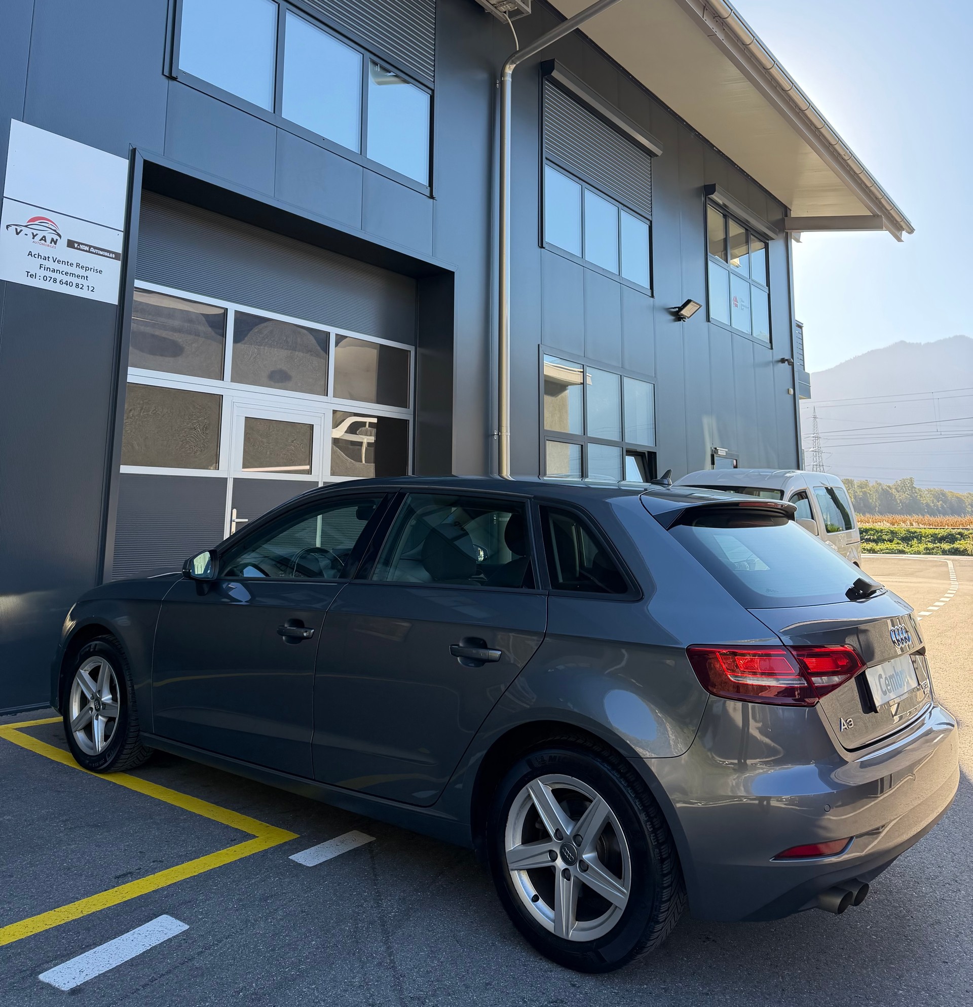AUDI A3 Sportback 1.4 TFSI Sport-image-5
