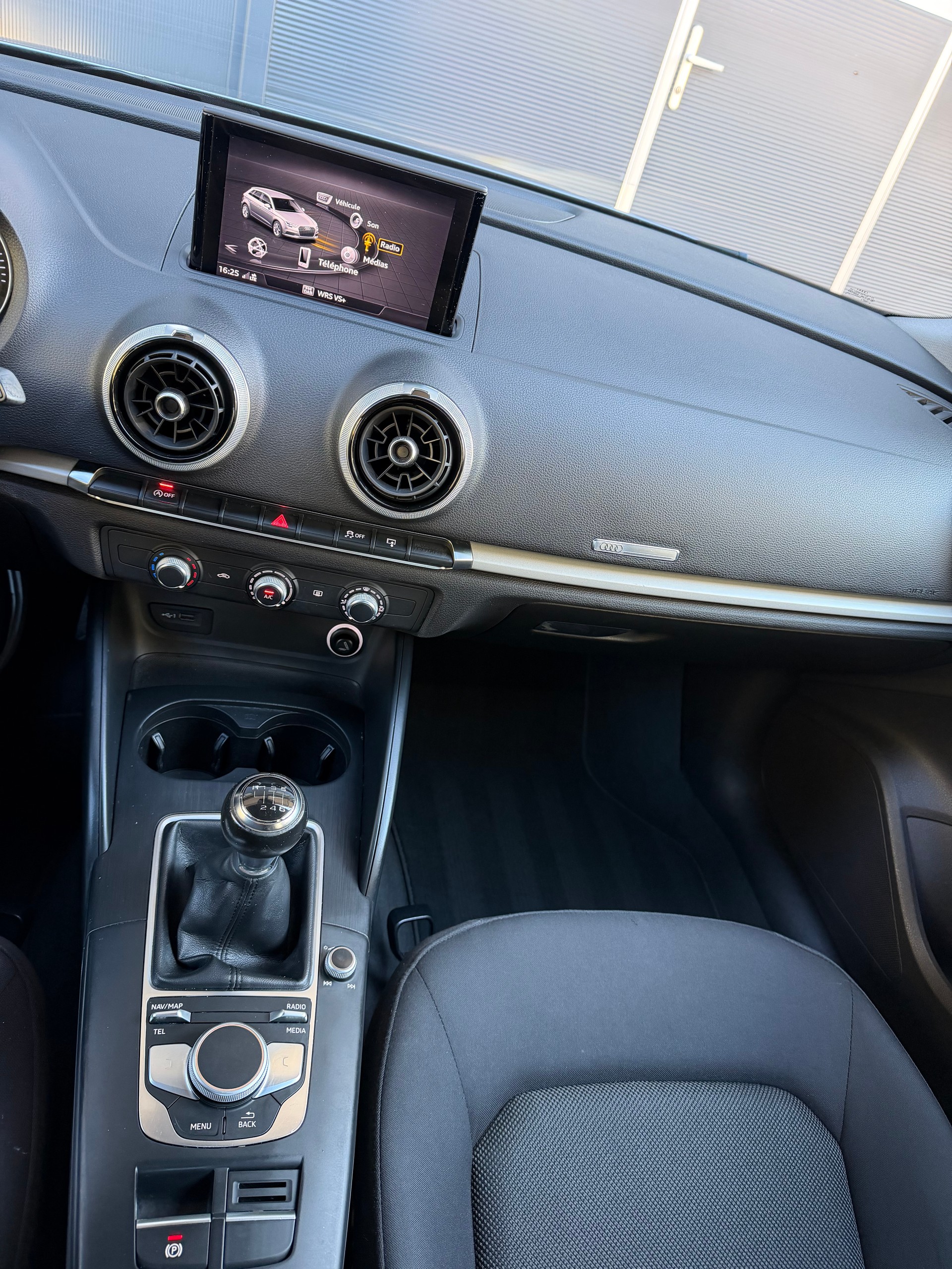 AUDI A3 Sportback 1.4 TFSI Sport-image-12