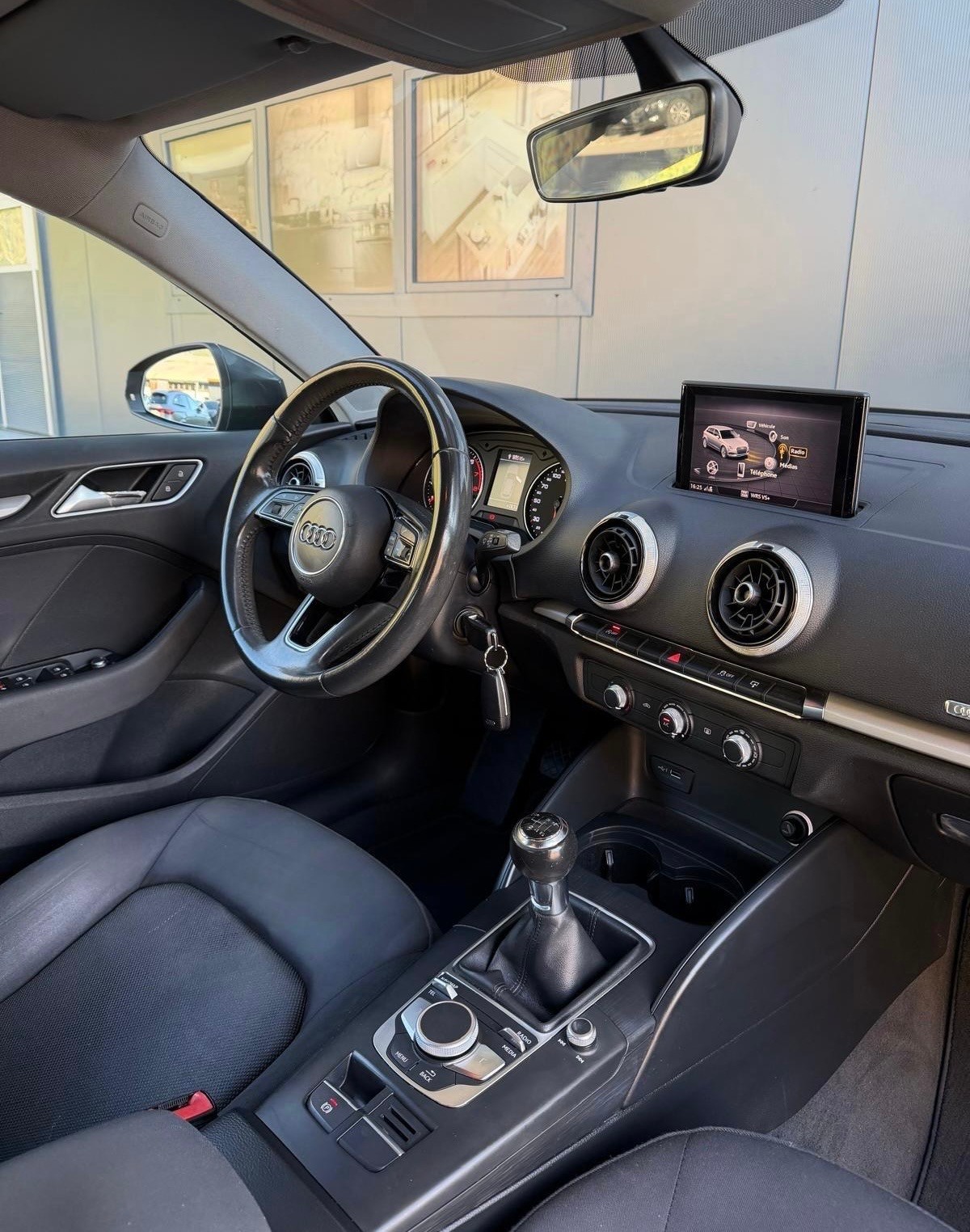 AUDI A3 Sportback 1.4 TFSI Sport-image-11