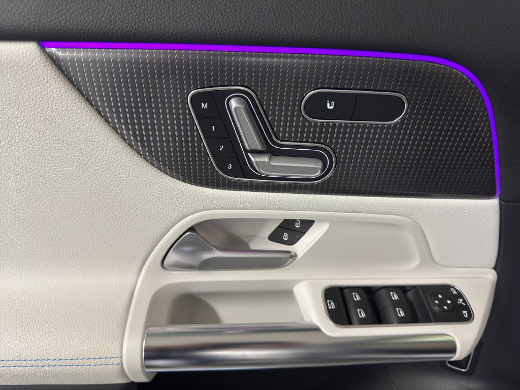 MERCEDES-BENZ EQA 350 Edition 1 4Matic-image-6