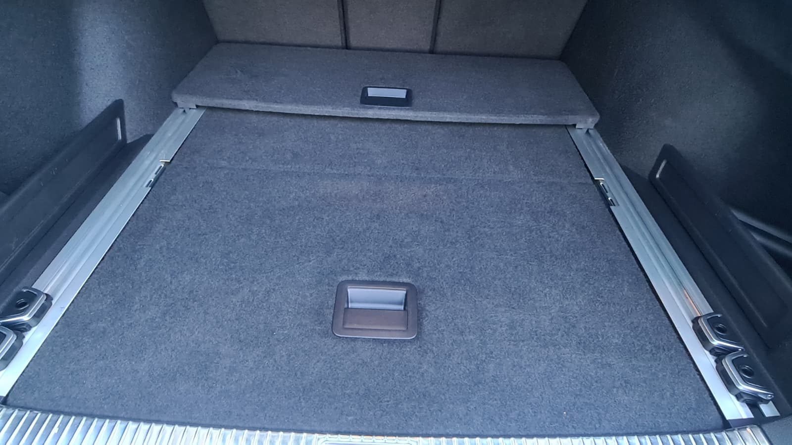 VW Passat Variant 1.6 TDI Business DSG ** Gr-Navi ** RF-Kamera ** Sitzheizung ** Abstandsregelsysteme ** PDC ** Frisch Ab MFK **-image-9