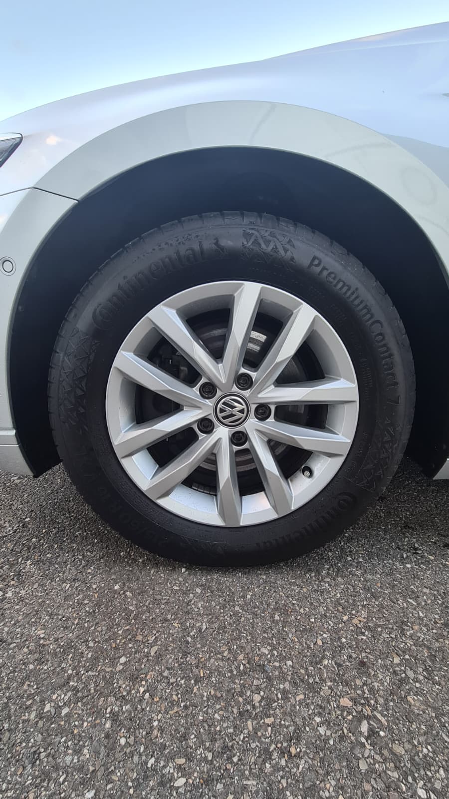 VW Passat Variant 1.6 TDI Business DSG ** Gr-Navi ** RF-Kamera ** Sitzheizung ** Abstandsregelsysteme ** PDC ** Frisch Ab MFK **-image-20