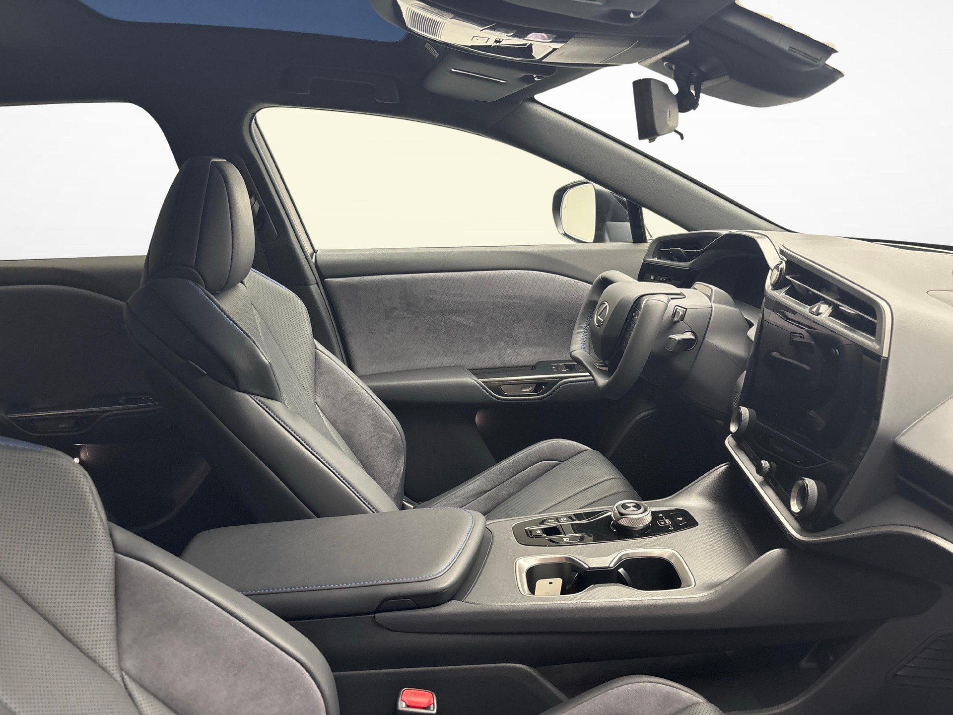 LEXUS RZ 550e F Sport-image-9