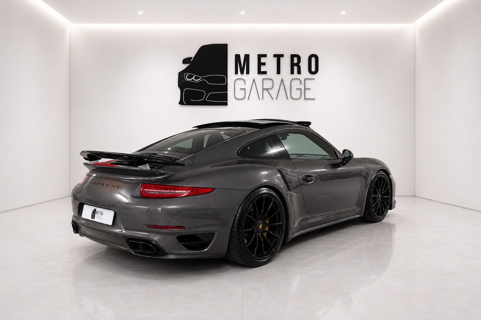 PORSCHE 911 Turbo S PDK-image-4