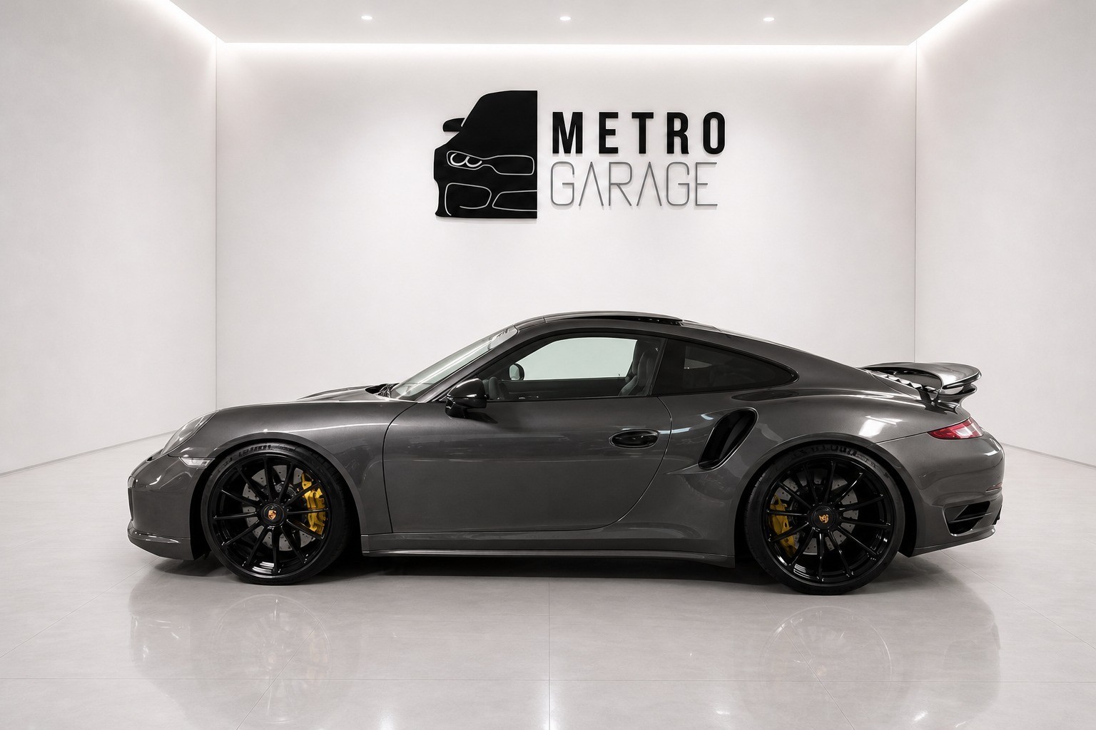 PORSCHE 911 Turbo S PDK-image-1