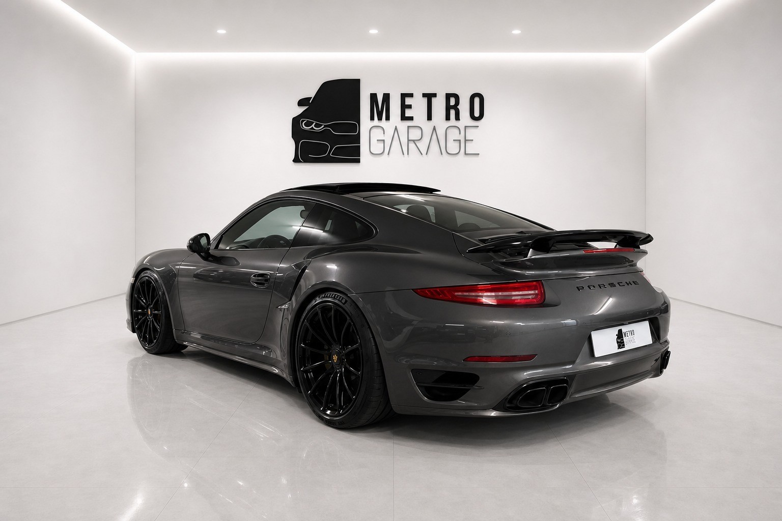 PORSCHE 911 Turbo S PDK-image-2
