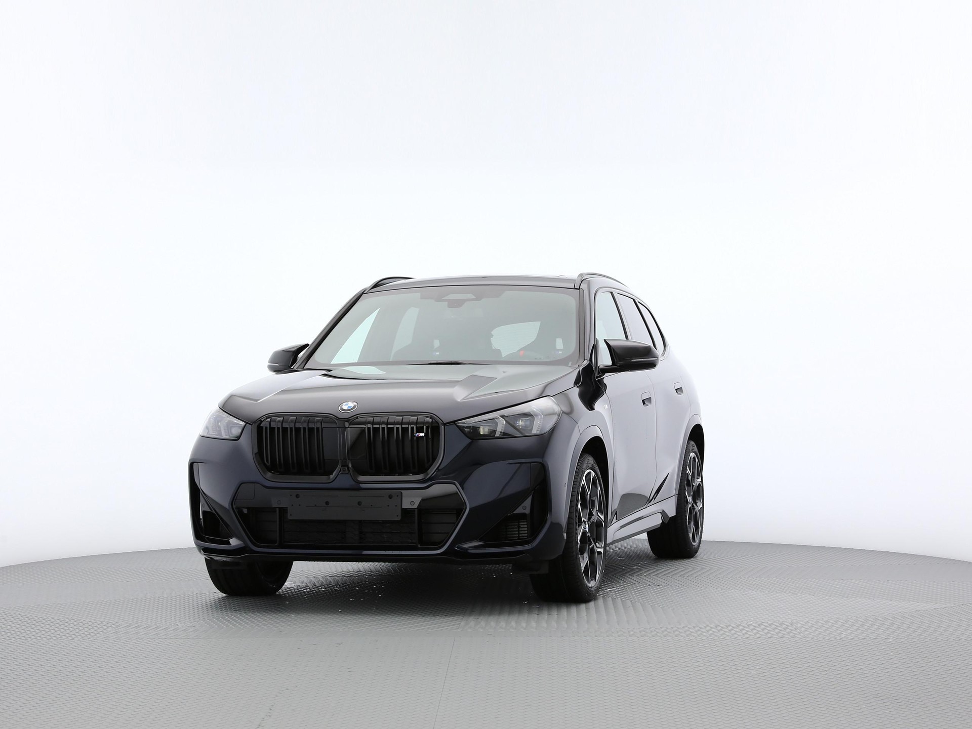 BMW X1 U11 M35i-showroom-element-3