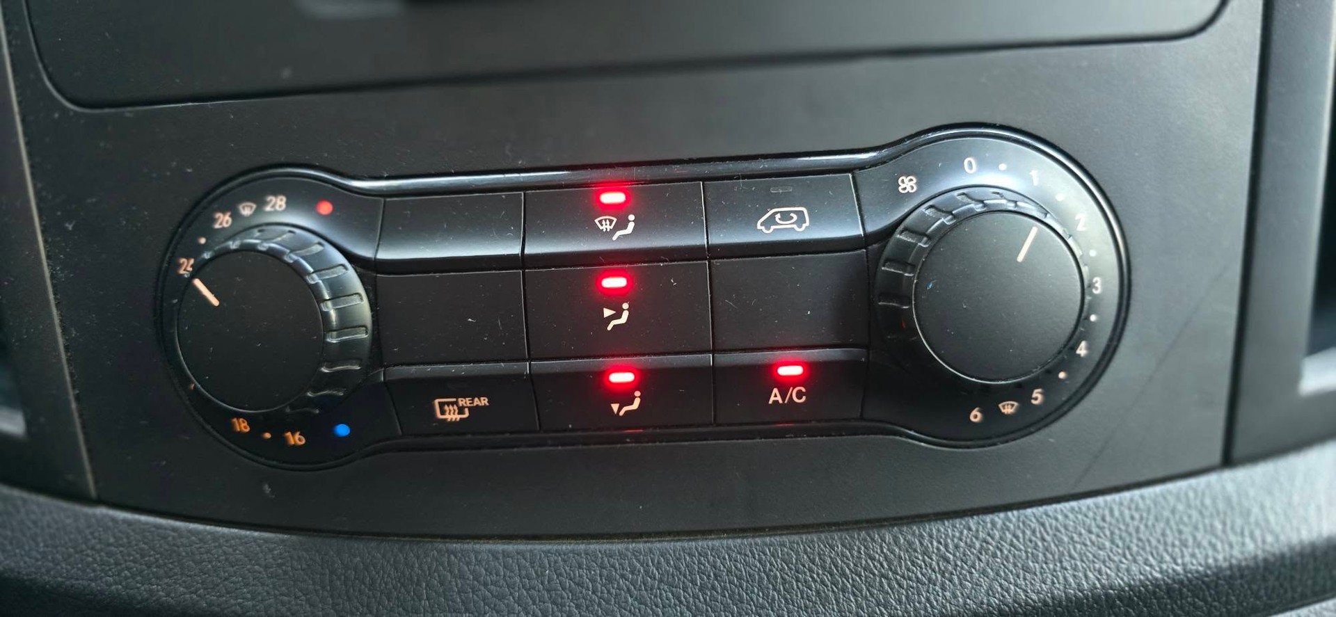 MERCEDES-BENZ Vito 114 CDI Kompakt-image-22