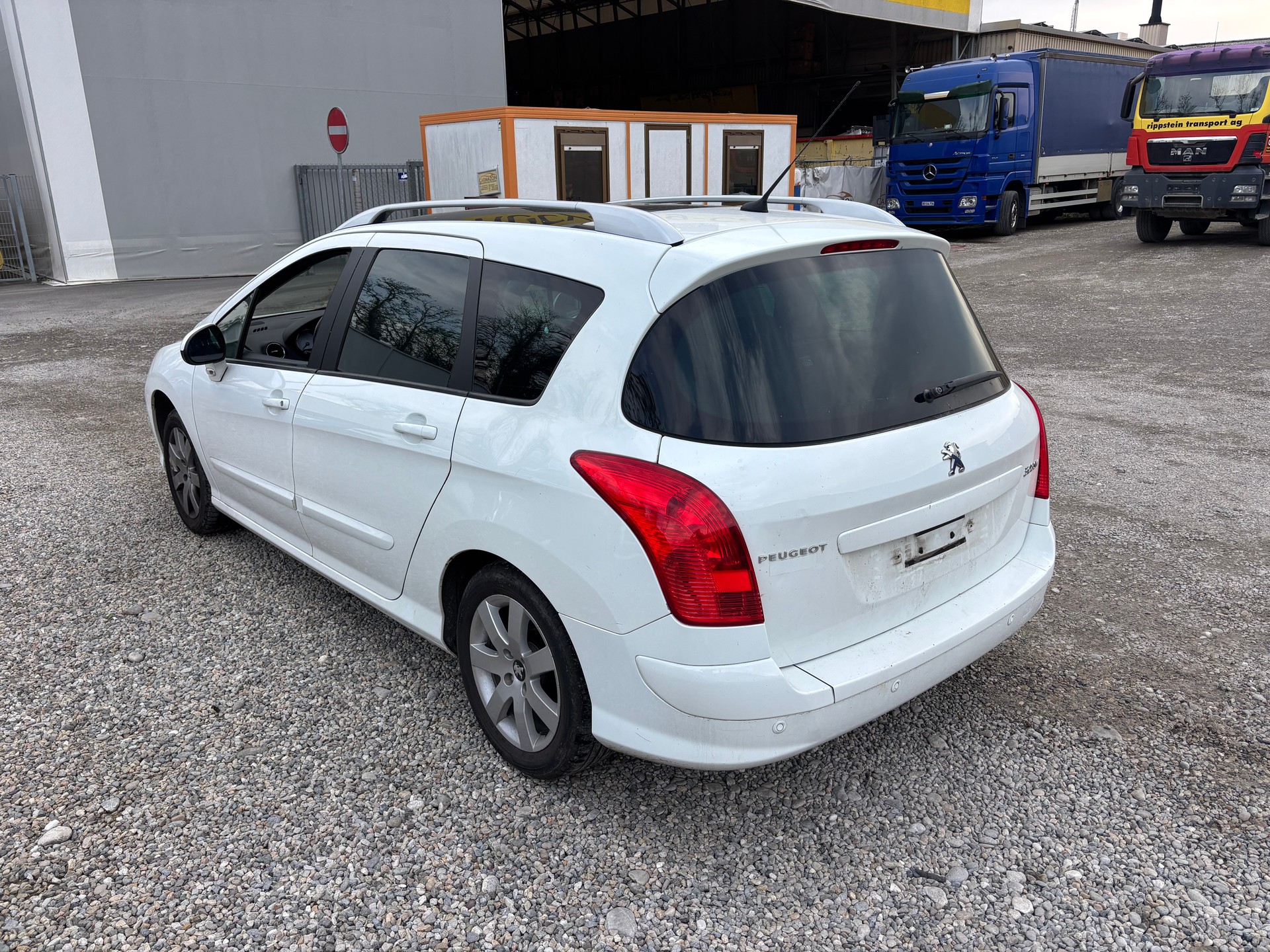 PEUGEOT 308 SW 1.6 HDI Active EGS6-image-3