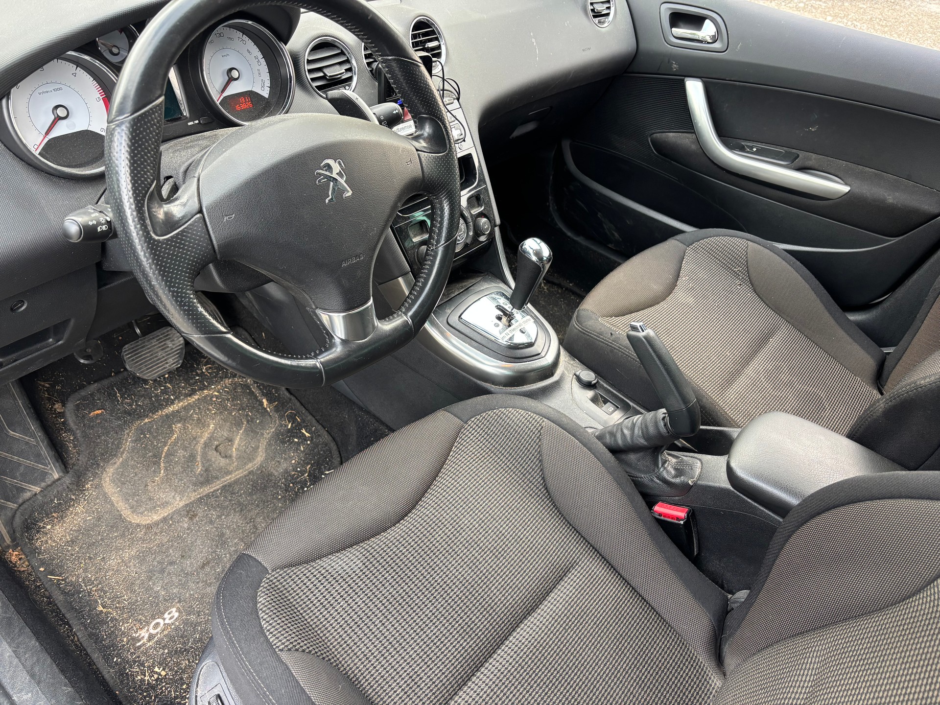 PEUGEOT 308 SW 1.6 HDI Active EGS6-image-8
