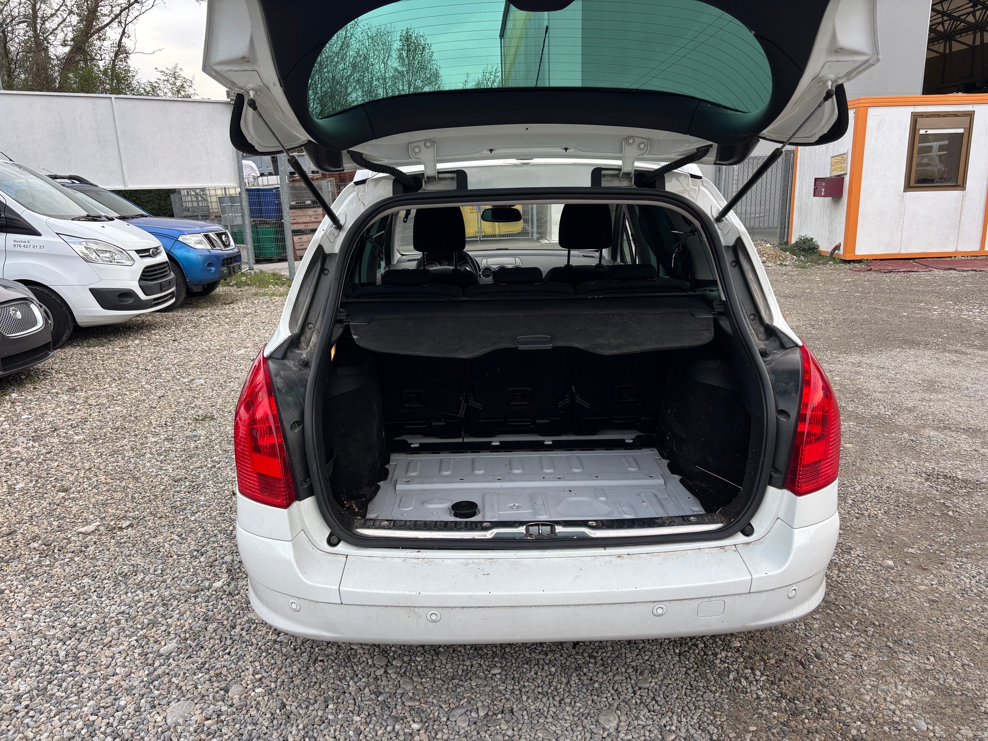 PEUGEOT 308 SW 1.6 HDI Active EGS6-image-6