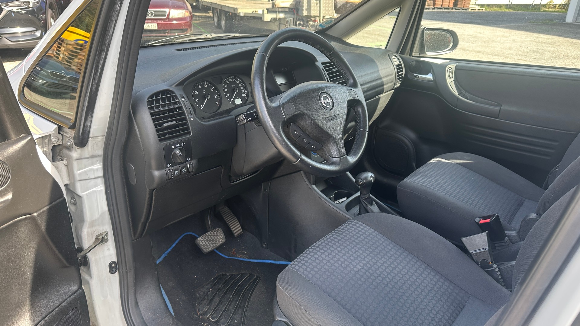 OPEL Zafira 2.2i 16V Linea Fresca.... AUTOMATIKGETRIEBE !!!-image-13