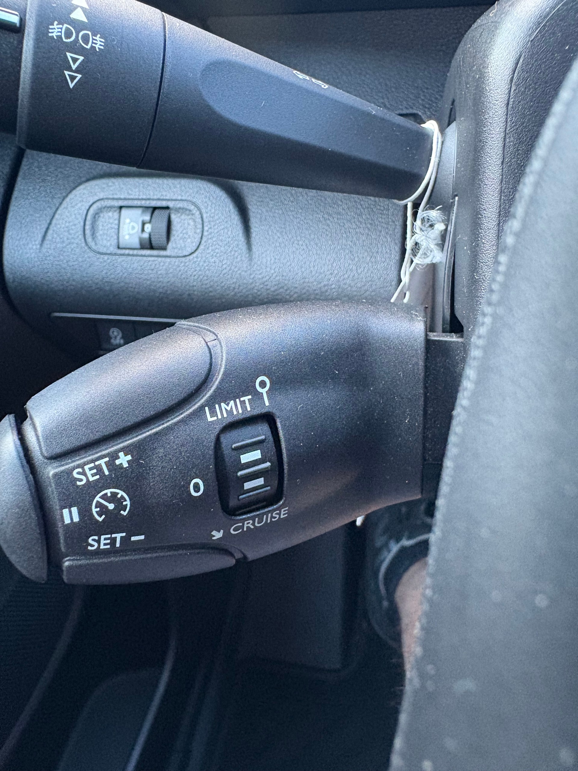 PEUGEOT Partner Kaw. 650 Standard 1.2 PureTech 110 Premium S/S-image-10