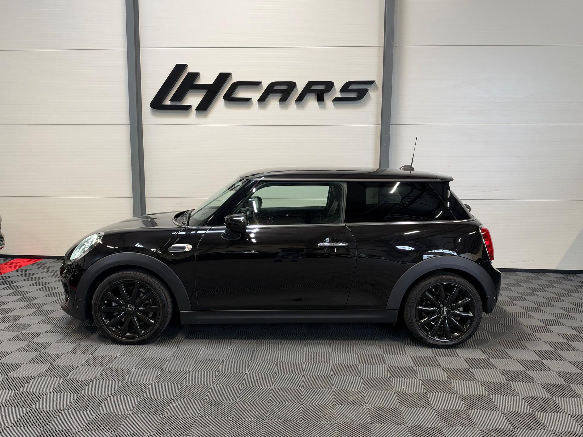 MINI Mini F56 1.5i Cooper-image-1