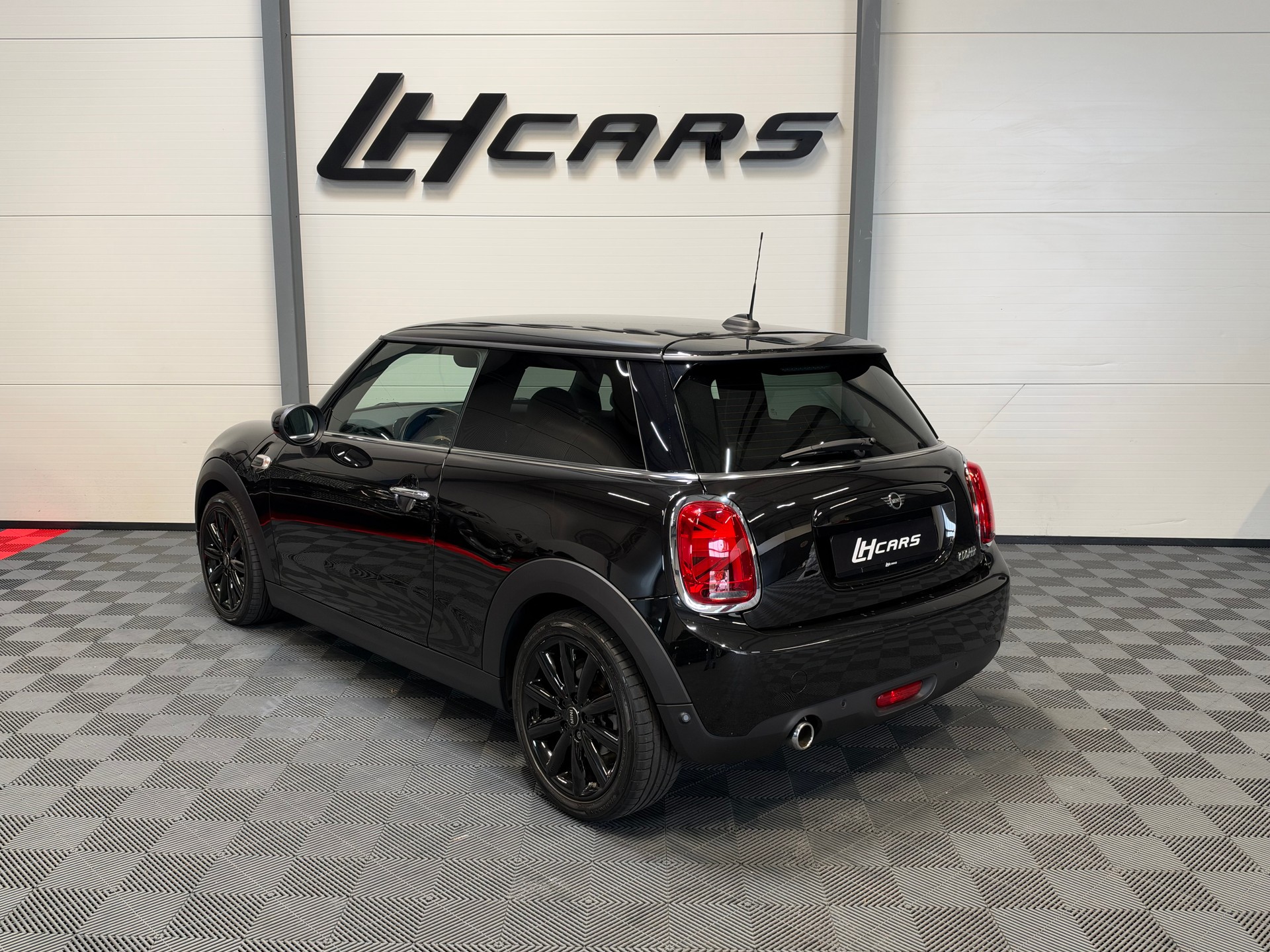 MINI Mini F56 1.5i Cooper-image-2