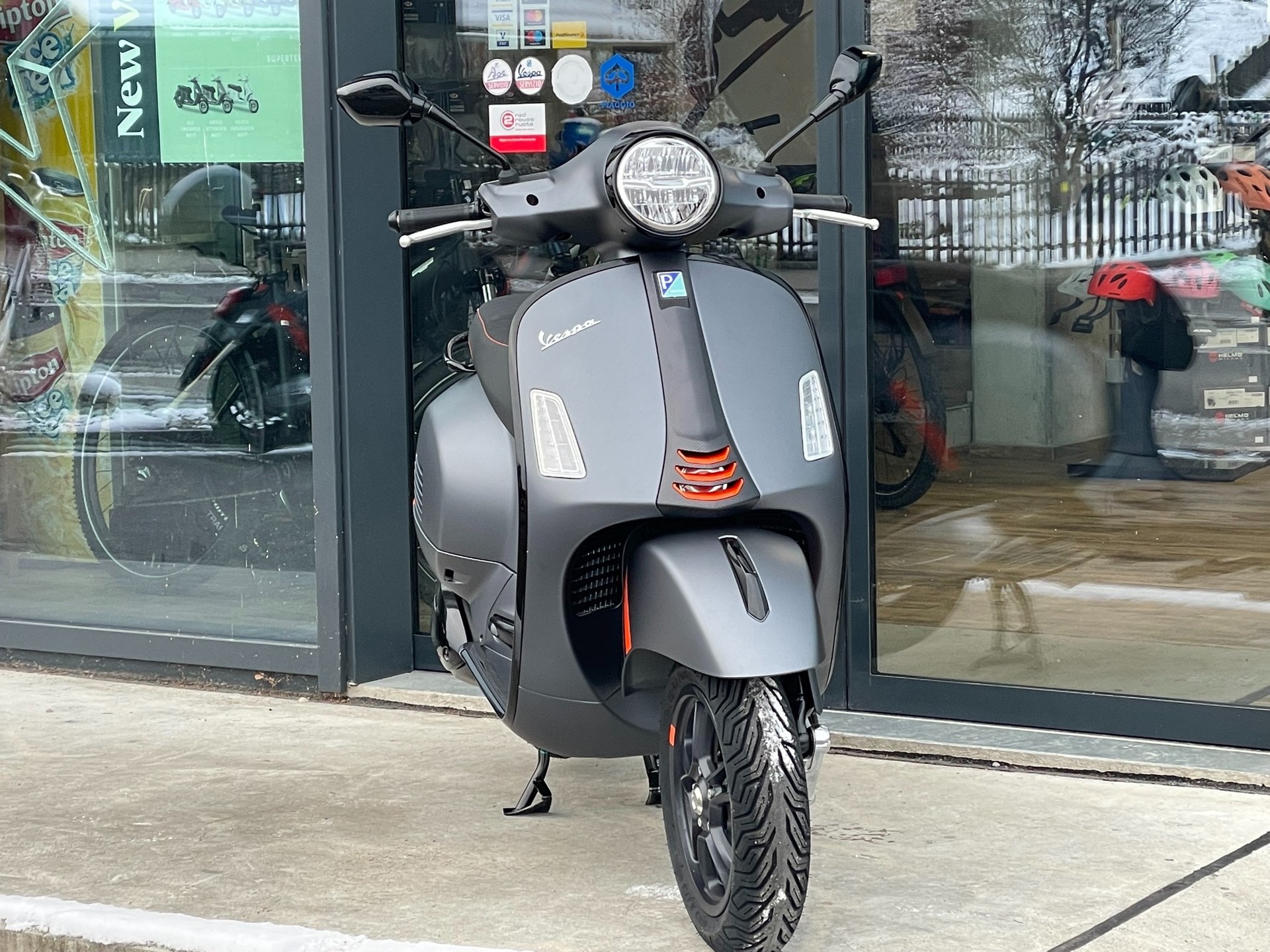 PIAGGIO Vespa GTS 300 Super Sport ABS-image-12
