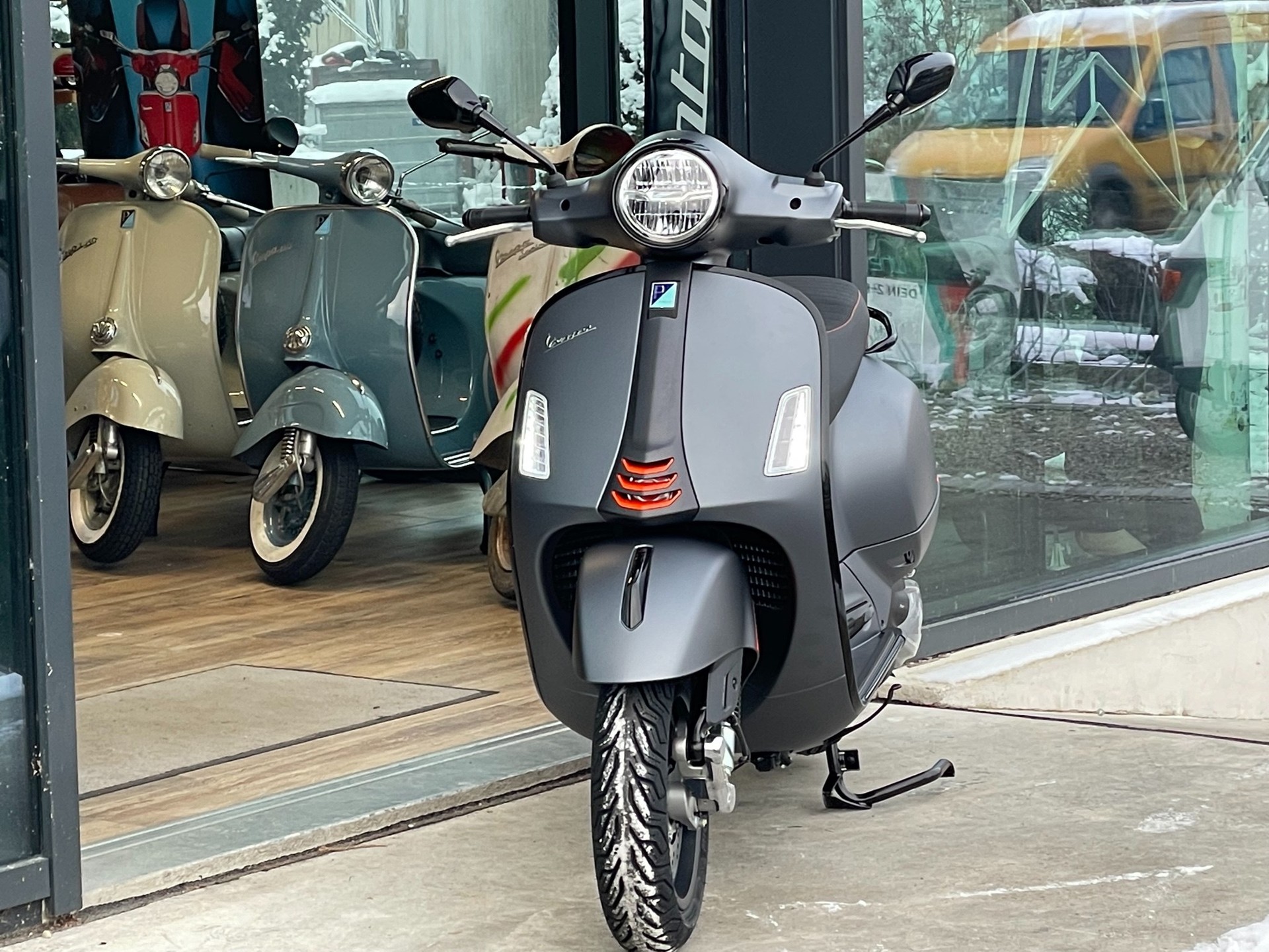 PIAGGIO Vespa GTS 300 Super Sport ABS-image-8