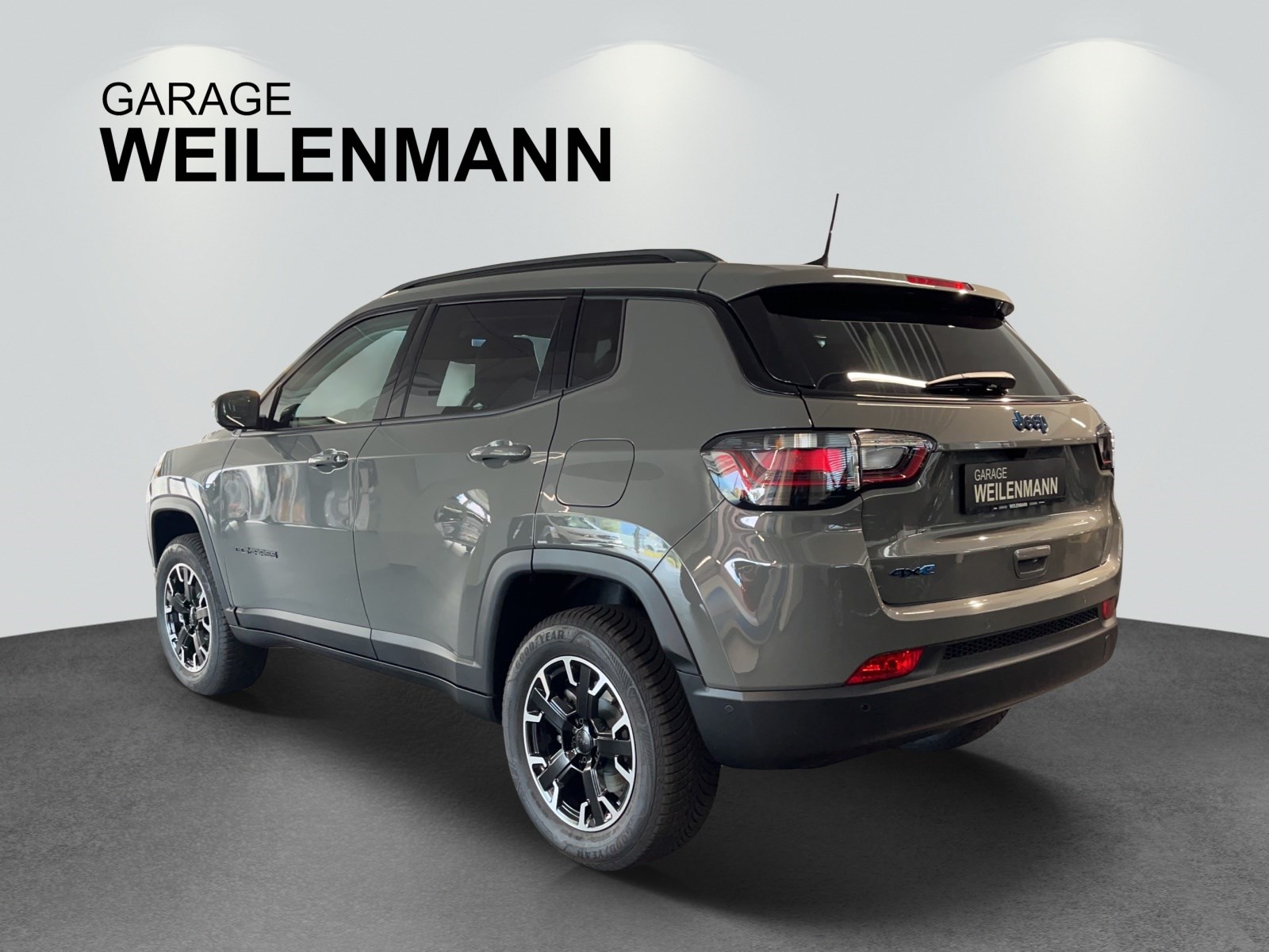 JEEP Compass 1.3 T PHEV Outdoor AWD-image-3