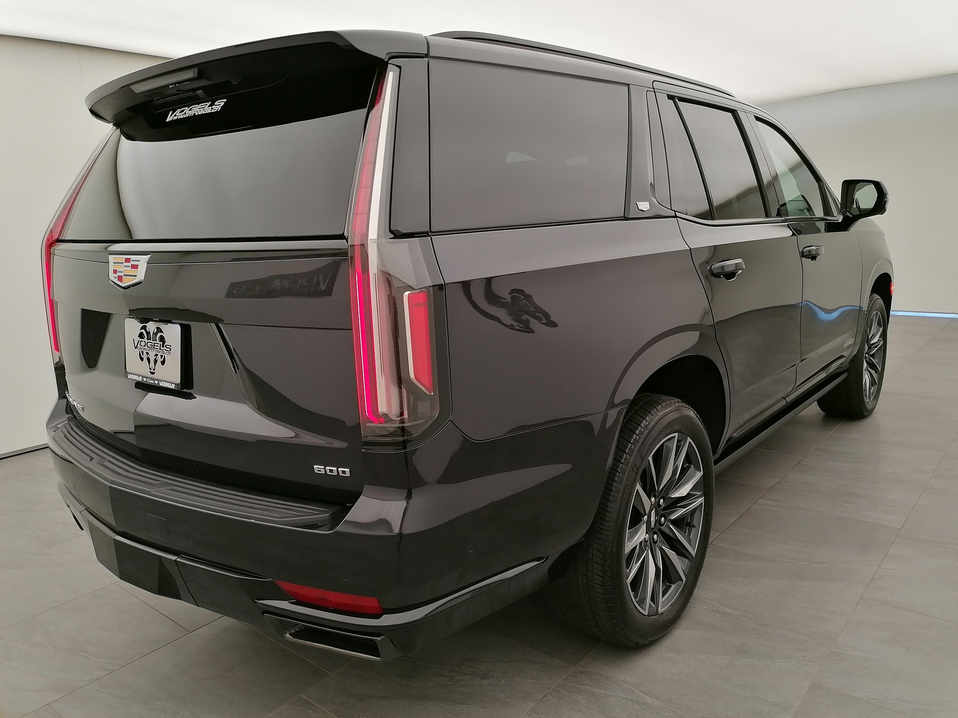CADILLAC Escalade 6.2 Platinum Sport AWD-showroom-element-3