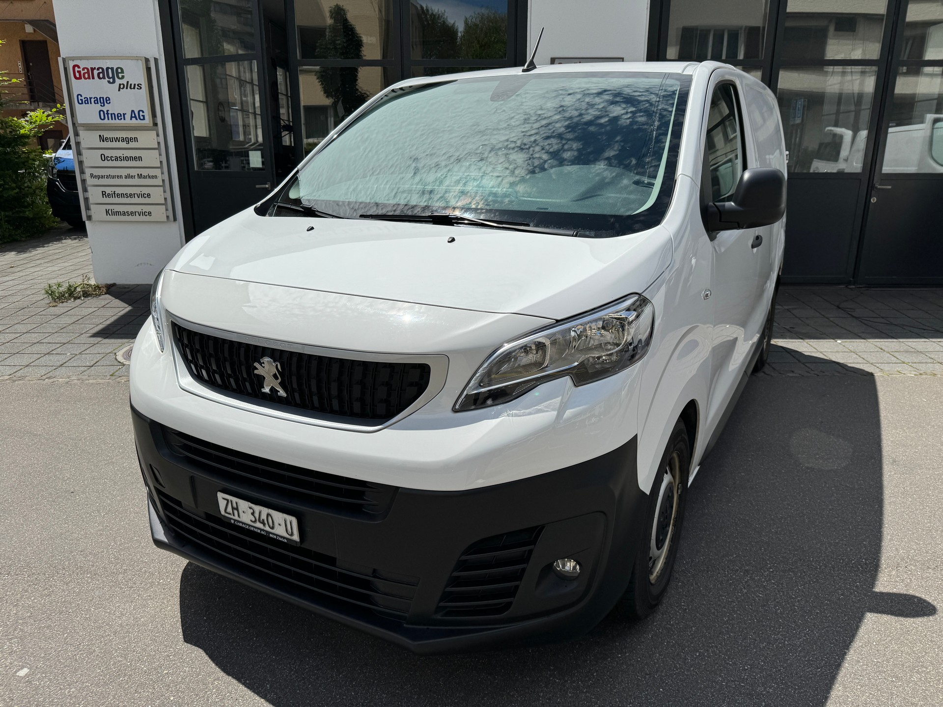 PEUGEOT Expert 1.5 BlueHDi 100 S&S Allure Long-showroom-element-2