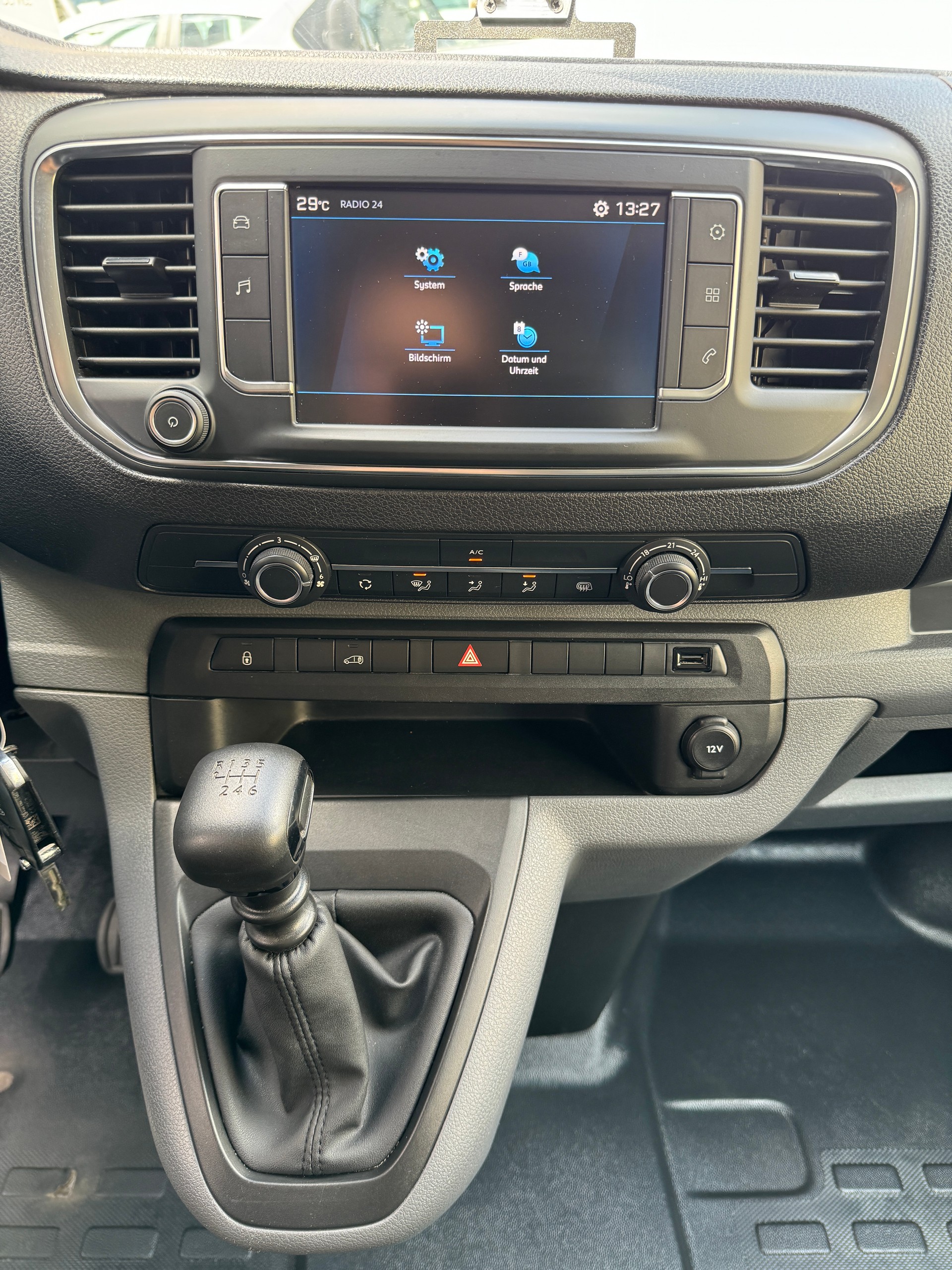 PEUGEOT Expert 1.5 BlueHDi 100 S&S Allure Long-image-13