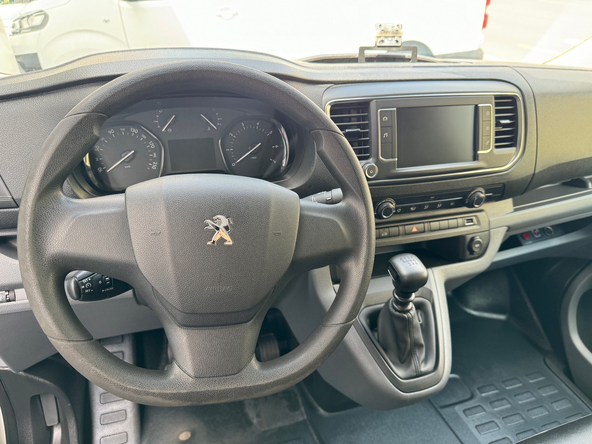 PEUGEOT Expert 1.5 BlueHDi 100 S&S Allure Long-image-11