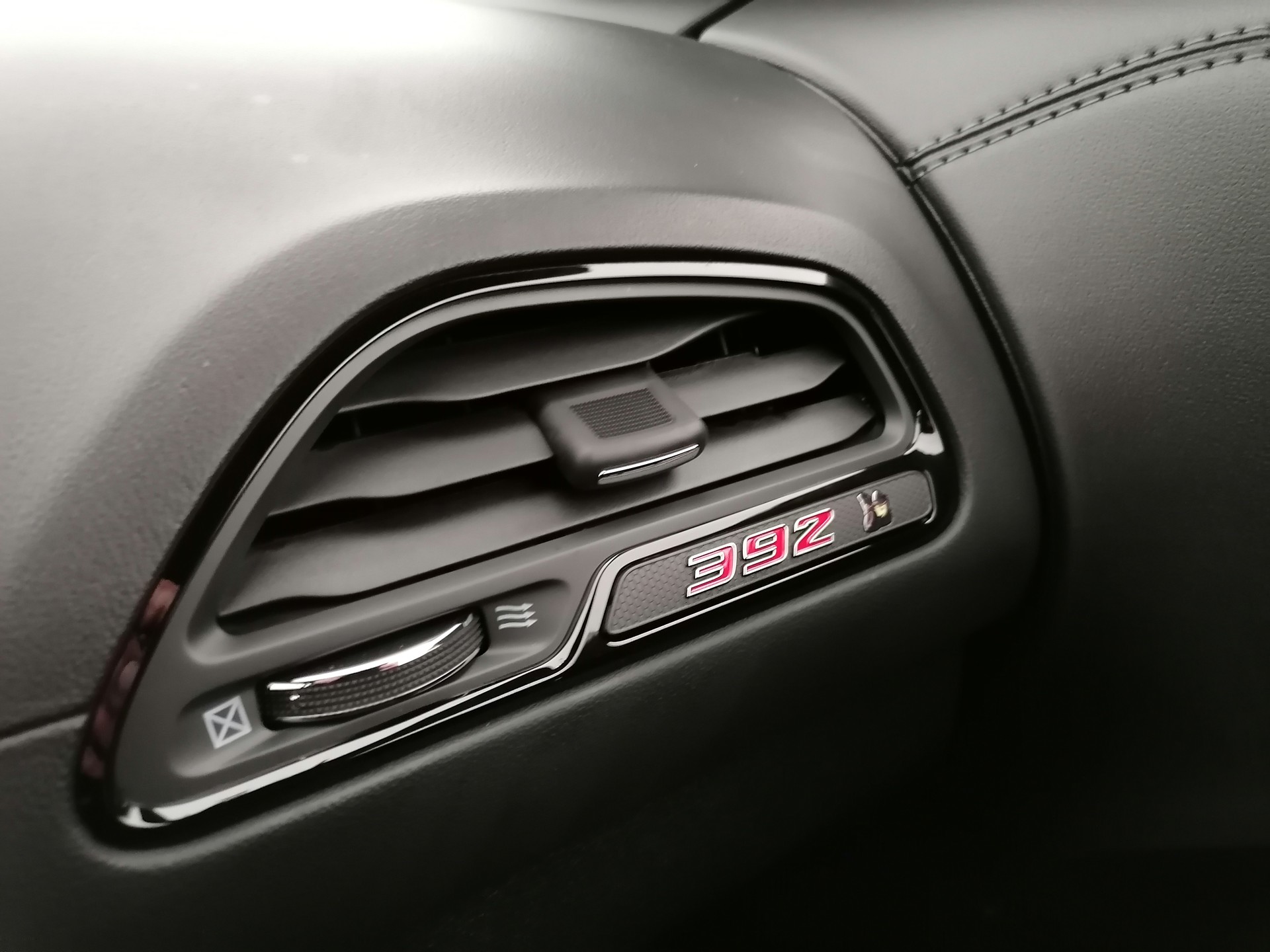 DODGE Challenger 392 WB Scatpack-image-10