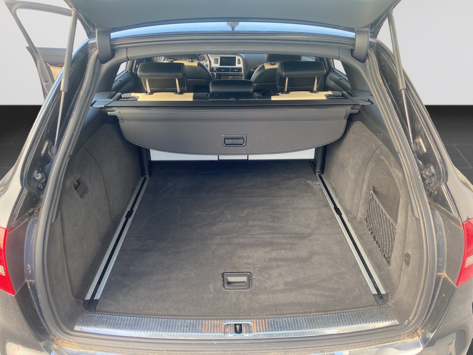 AUDI A6 Avant 3.0 V6 TDI quattro tiptronic-image-12