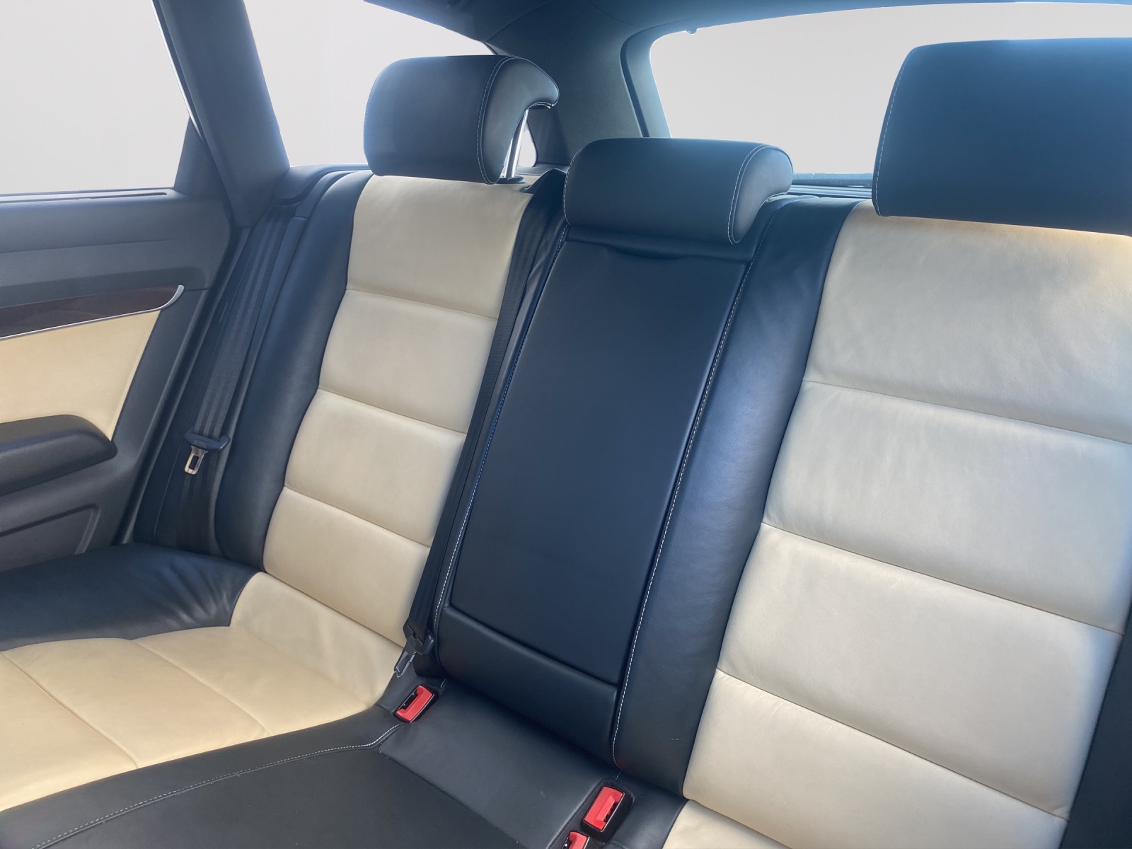 AUDI A6 Avant 3.0 V6 TDI quattro tiptronic-image-11