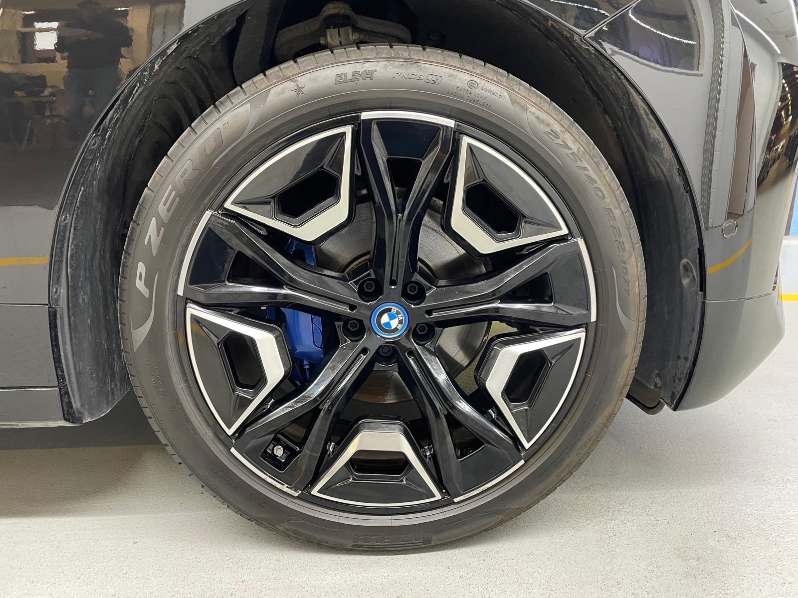 BMW iX xDrive40 Launch Edition-image-5