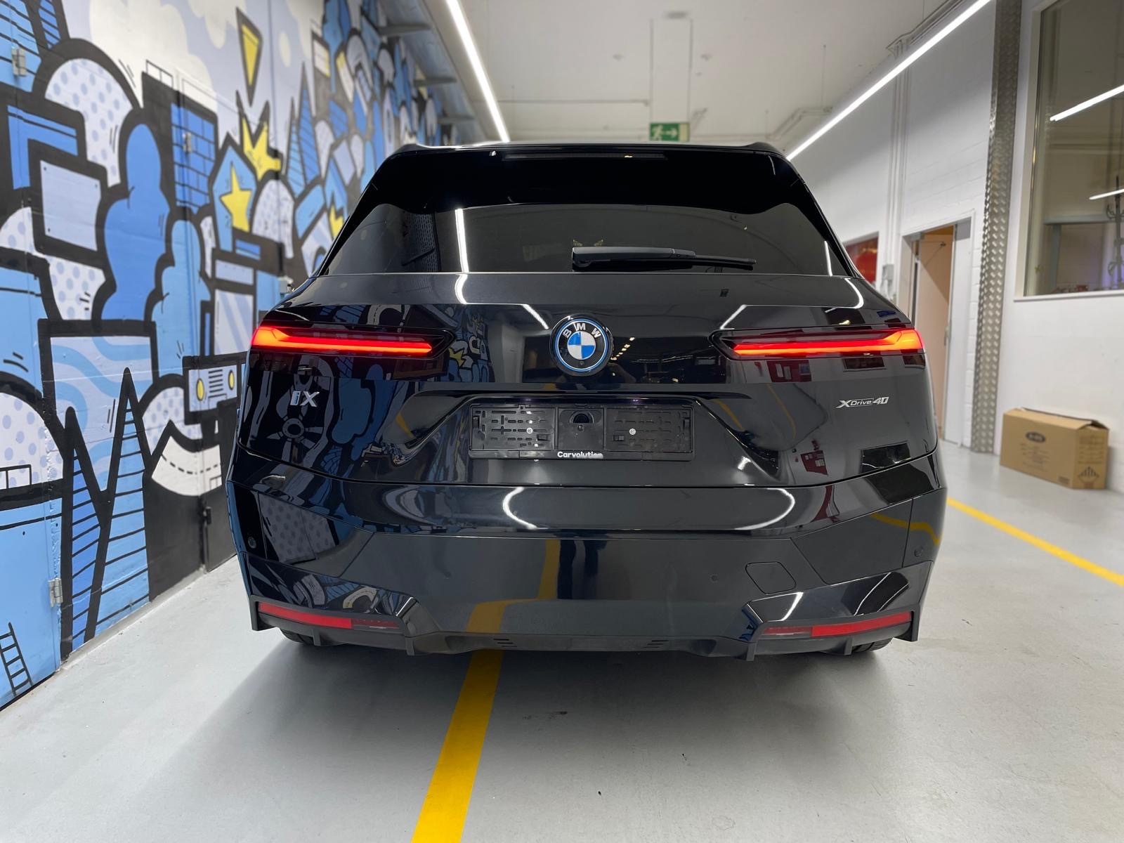 BMW iX xDrive40 Launch Edition-image-4