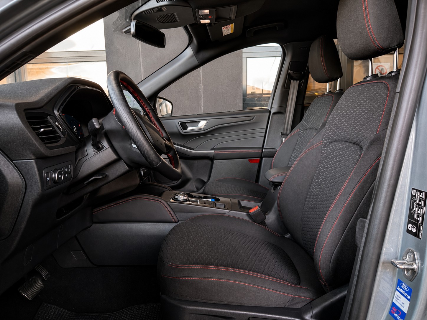 FORD Kuga 2.5 PHEV ST-Line FWD-image-5