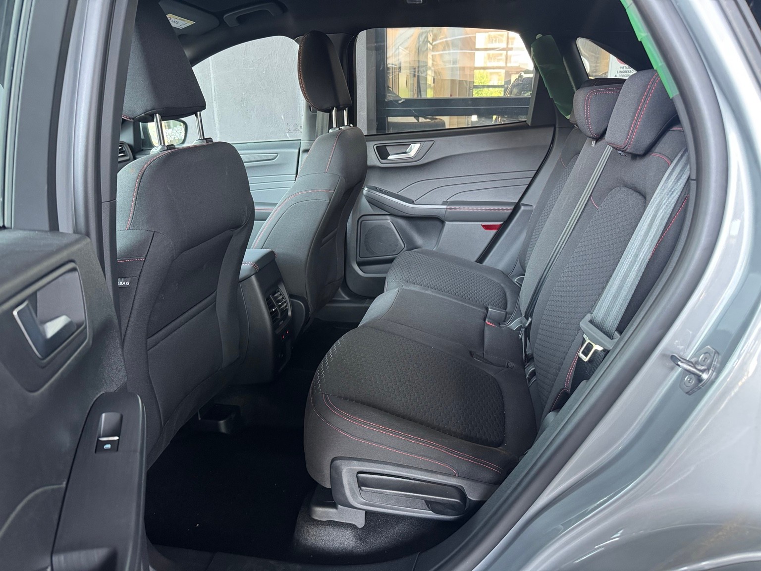 FORD Kuga 2.5 PHEV ST-Line FWD-image-9