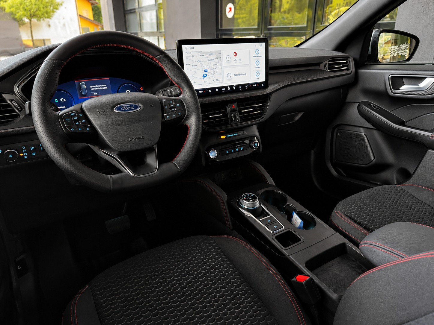 FORD Kuga 2.5 PHEV ST-Line FWD-image-6