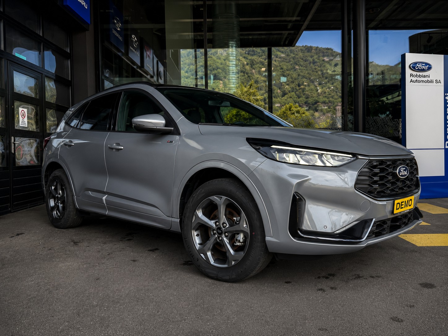 FORD Kuga 2.5 PHEV ST-Line FWD-image-2