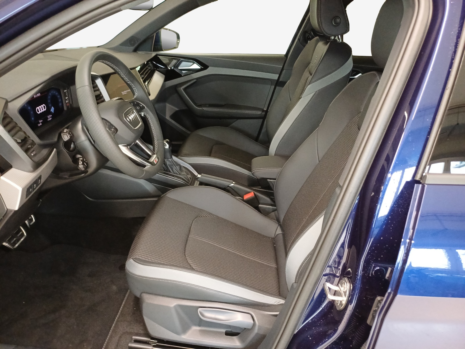 AUDI A1 Sportback 30 TFSI S Line Attraction S-tronic-image-7
