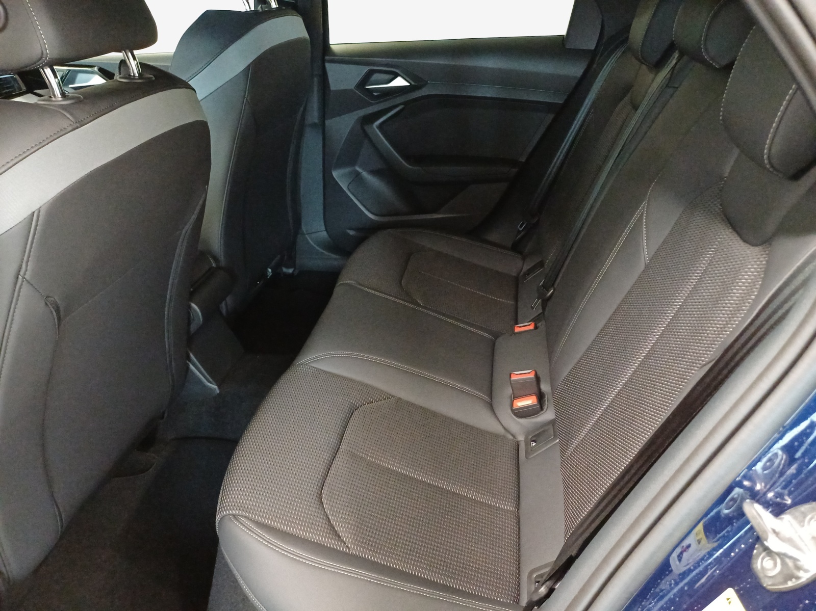 AUDI A1 Sportback 30 TFSI S Line Attraction S-tronic-image-11