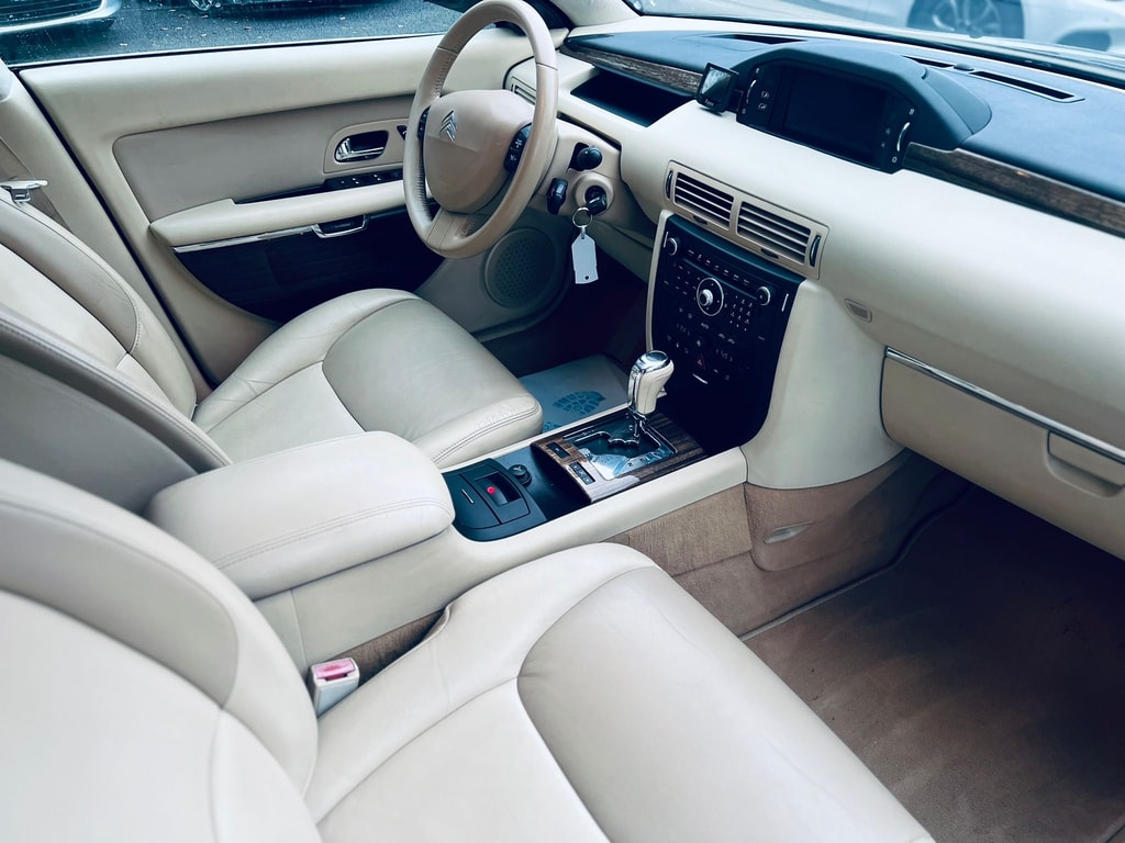 CITROEN C6 Sedan 2.7 HDi V6 Exclusive Automatic-image-6