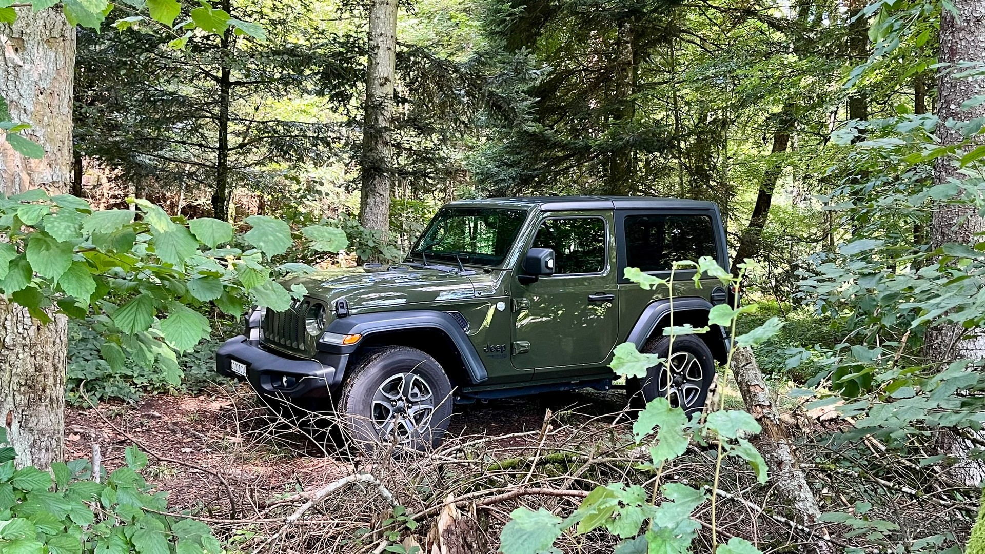JEEP Wrangler 2.0 Sport Automatic-image-4