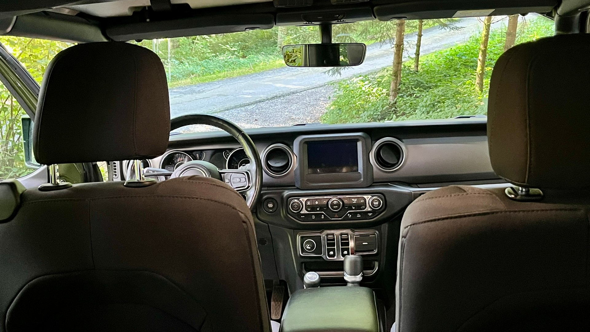 JEEP Wrangler 2.0 Sport Automatic-image-12