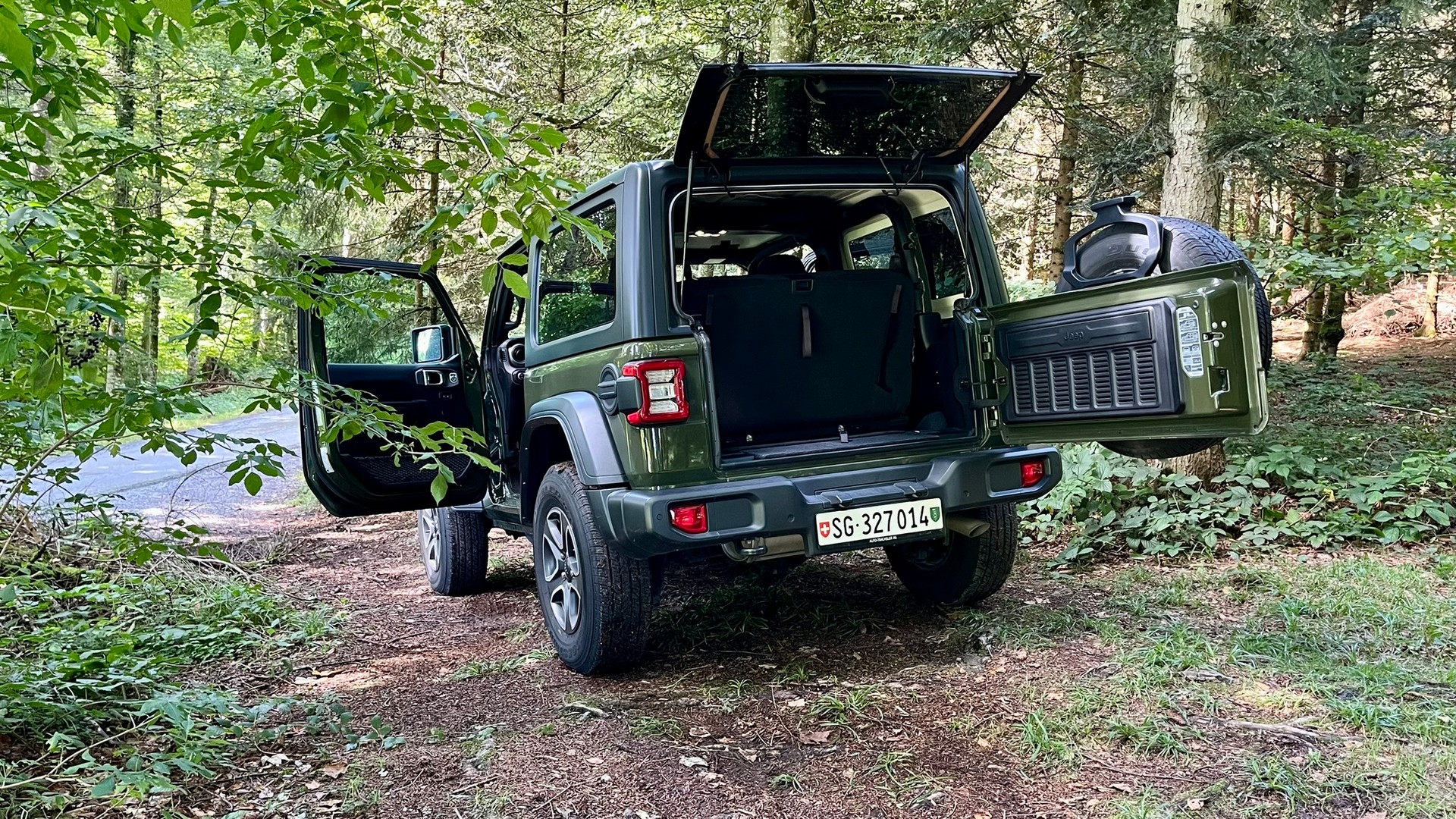 JEEP Wrangler 2.0 Sport Automatic-image-14