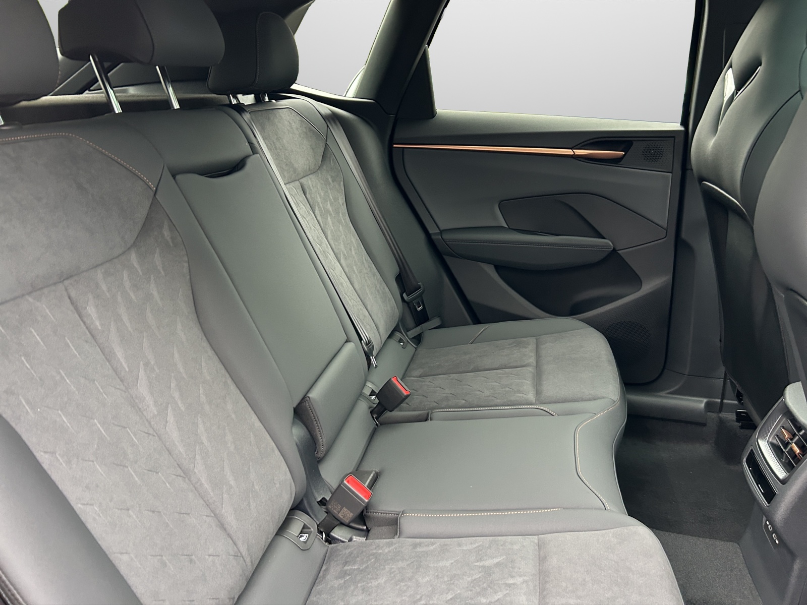 CUPRA Terramar 1.5 eHybrid DSG-image-9