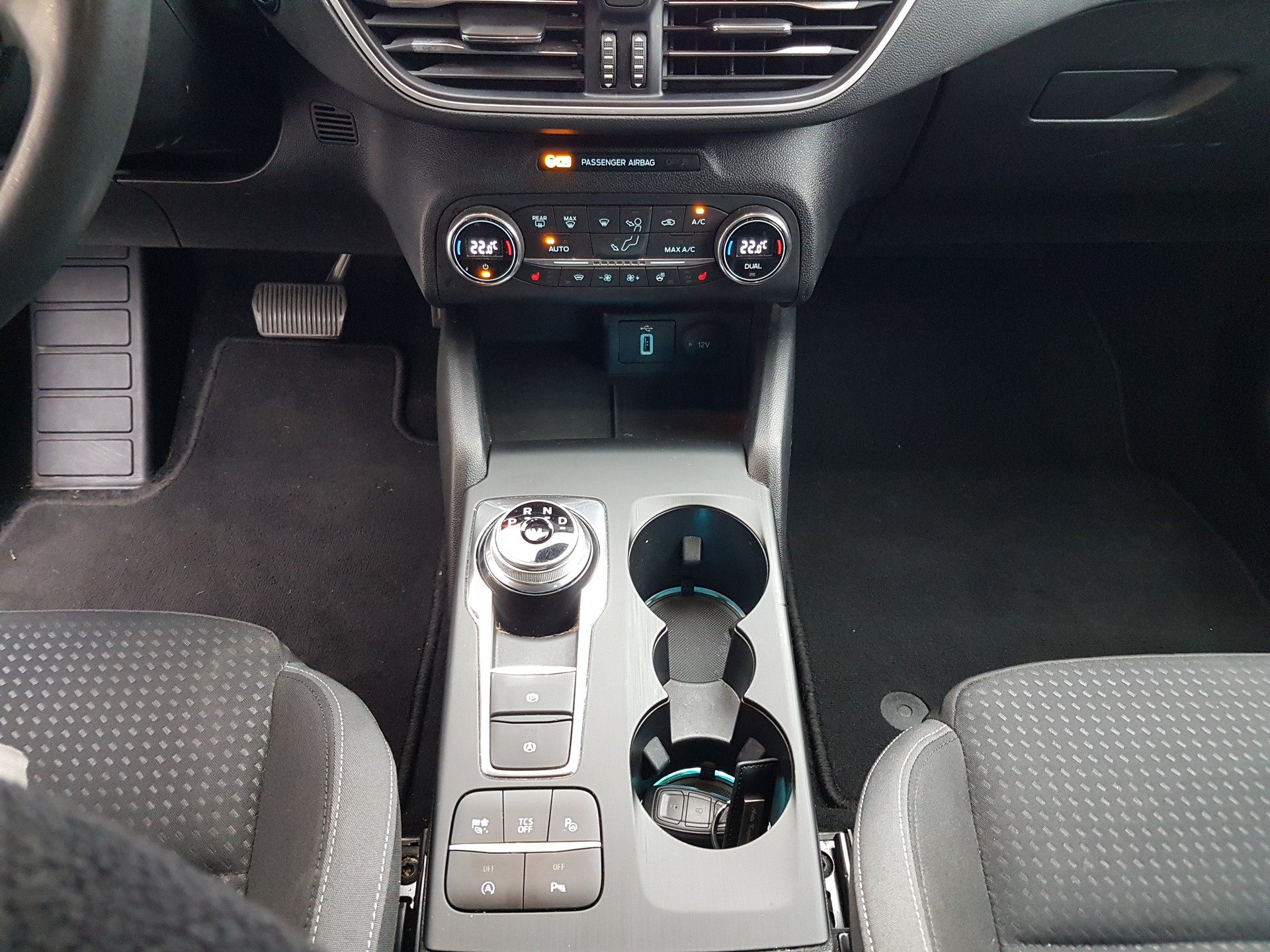 FORD Focus 1.0 SCTi Cool Connect Automatic-image-13