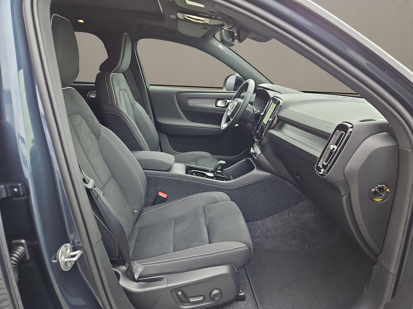 VOLVO EX40 Twin Ultra XCENTRIC Edition AWD-image-10