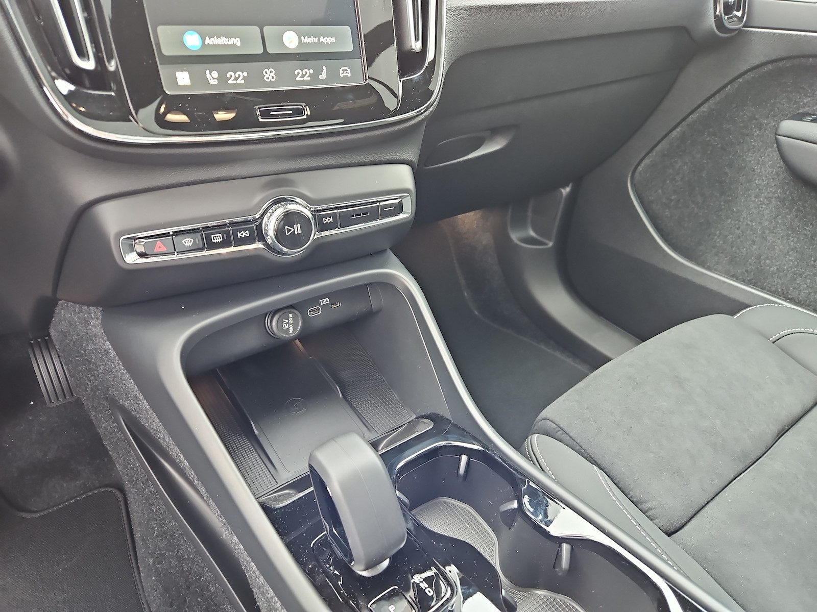 VOLVO EX40 Twin Ultra XCENTRIC Edition AWD-image-13