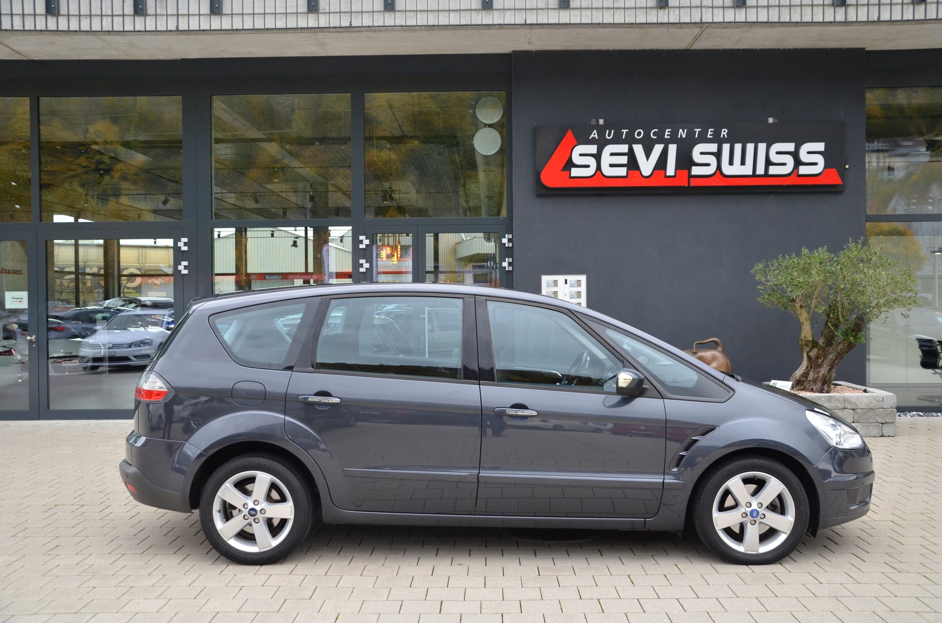 FORD S-Max 2.3i Automatic 7 Plätzer*Ab MFK*-showroom-element-2
