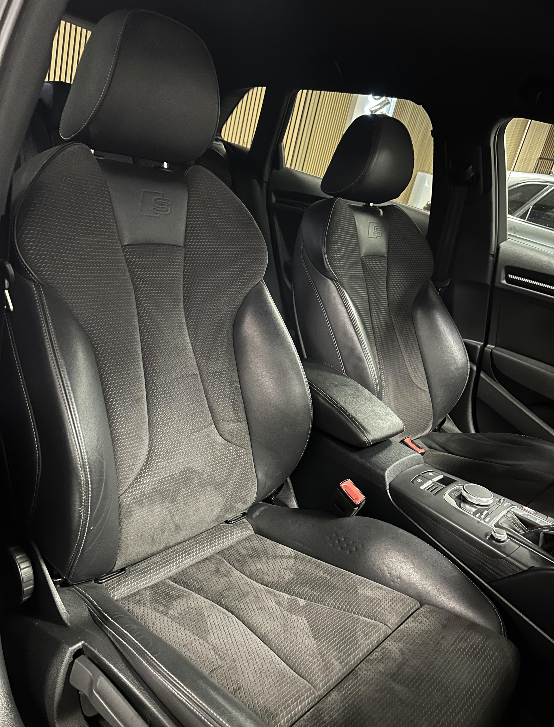 AUDI S3 Sportback 2.0 T FSI quattro S-Tronic-image-16