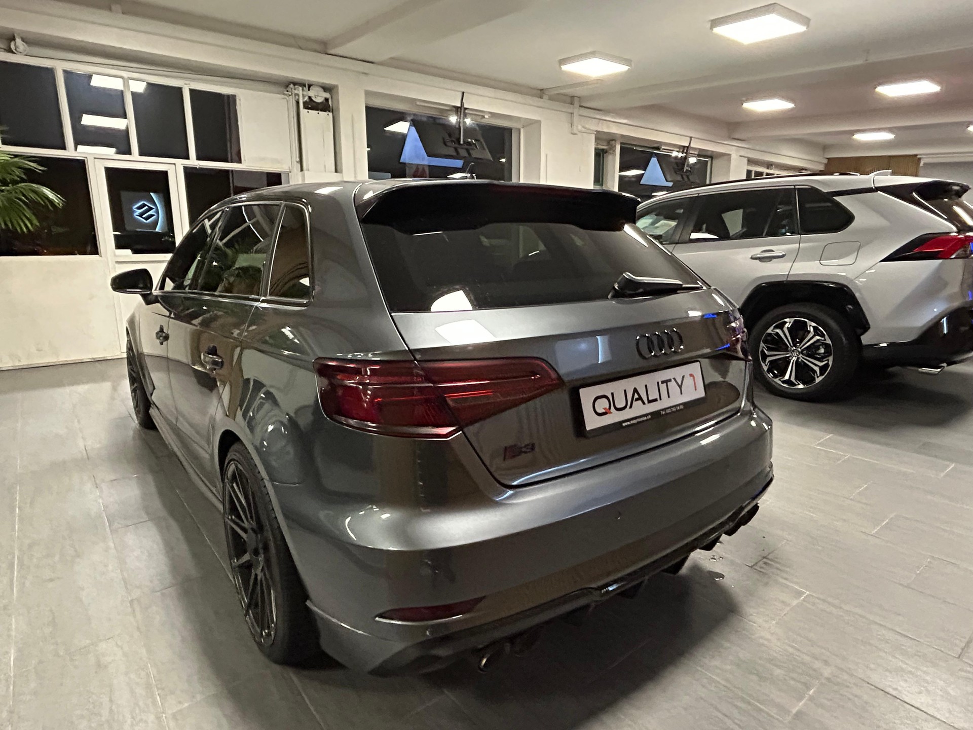 AUDI S3 Sportback 2.0 T FSI quattro S-Tronic-image-5