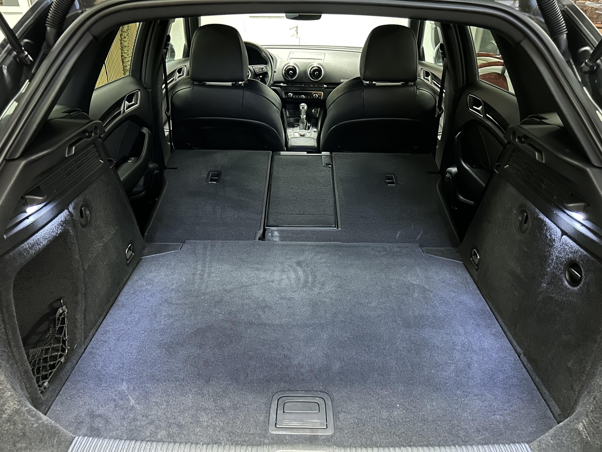 AUDI S3 Sportback 2.0 T FSI quattro S-Tronic-image-21